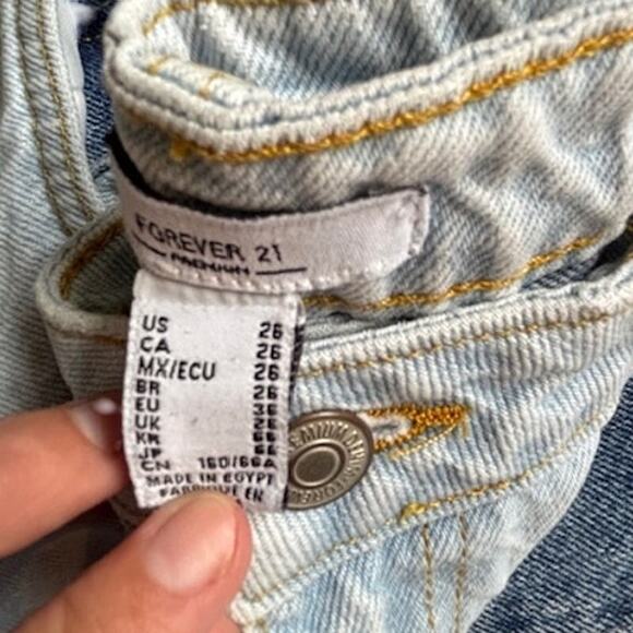 Forever 21 Patchy Light and Medium Wash Wide Leg Jeans Size 26 - Picture 6 of 8